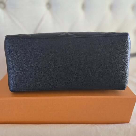 Louis Vuitton Petet Palais in Monogram Empreinte Leather in Black color - Picture 7 of 8